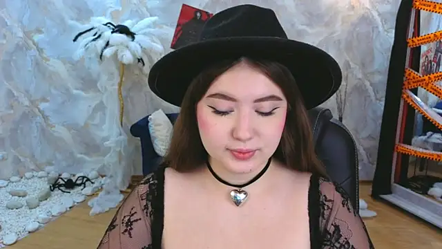 Snapshot of NicoleFoxery chatting on October 30, 6:19 pm NicoleFoxery online show from October 30, 6:19 pm