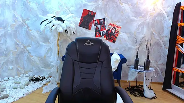 Snapshot of NicoleFoxery chatting on November 8, 6:18 pm NicoleFoxery online show from November 8, 6:18 pm