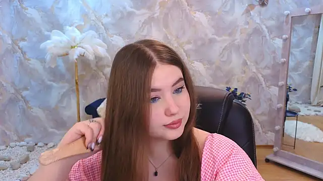 Snapshot of NicoleFoxery chatting on November 12, 6:19 pm NicoleFoxery online show from November 12, 6:19 pm