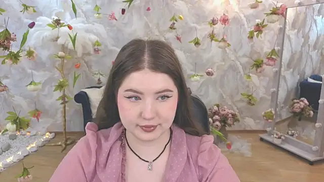 Snapshot of NicoleFoxery chatting on June 18, 6:23 pm NicoleFoxery online show from June 18, 6:23 pm