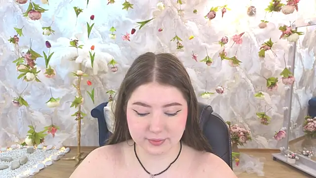 Snapshot of NicoleFoxery chatting on June 21, 6:21 pm NicoleFoxery online show from June 21, 6:21 pm