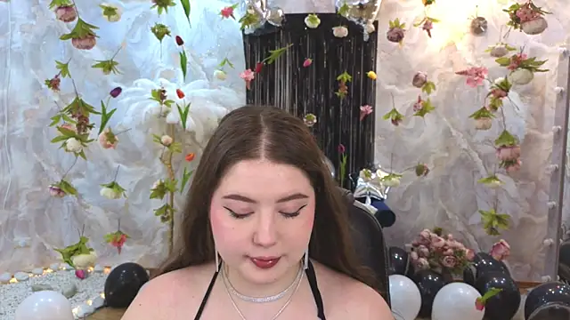 Snapshot of NicoleFoxery chatting on July 8, 1:21 am NicoleFoxery online show from July 8, 1:21 am