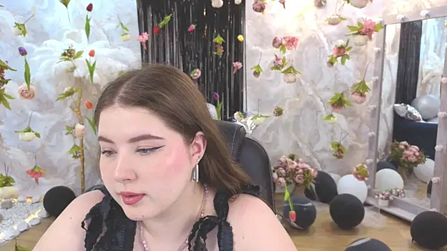 Snapshot of NicoleFoxery chatting on July 16, 6:25 pm NicoleFoxery online show from July 16, 6:25 pm