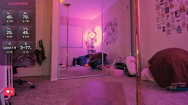 Snapshot of Evie-Luna chatting on December 18, 2:39 am Evie-Luna online show from December 18, 2:39 am