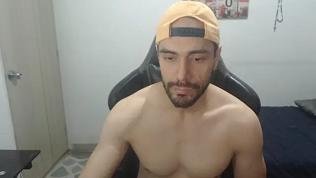 Snapshot of samuelgarcia_ chatting on April 19, 8:35 am samuelgarcia online show from April 19, 8:35 am