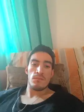 Snapshot of TommyMomentum chatting on December 15, 11:31 pm TommyMomentum online show from December 15, 11:31 pm