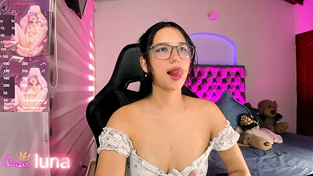 Luniverse online show from March 17, 8:12 pm