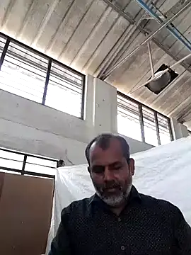 Snapshot of tz143143 chatting on March 17, 7:24 am tz143143 online show from March 17, 7:24 am