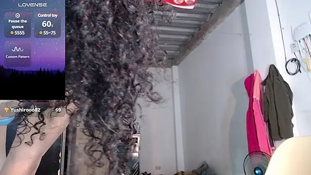 Snapshot of jasminne_ chatting on January 2, 4:02 pm jasminne online show from January 2, 4:02 pm