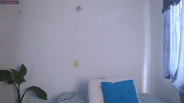 valen thompson online show from April 10, 6:23 pm