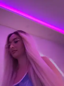 Snapshot of mollyxxx chatting on November 5, 3:39 am mollyxxx online show from November 5, 3:39 am