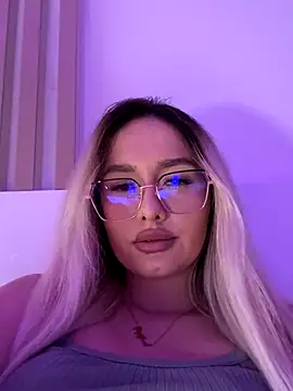 Snapshot of mollyxxx chatting on November 23, 3:06 am mollyxxx online show from November 23, 3:06 am