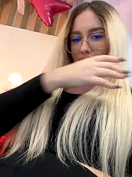 Snapshot of mollyxxx chatting on November 27, 4:25 am mollyxxx online show from November 27, 4:25 am