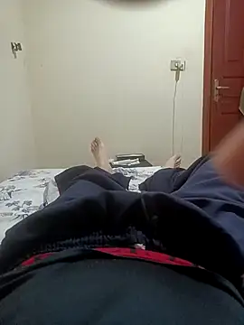 Snapshot of kalebGostoso chatting on October 22, 2:12 am kalebGostoso online show from October 22, 2:12 am