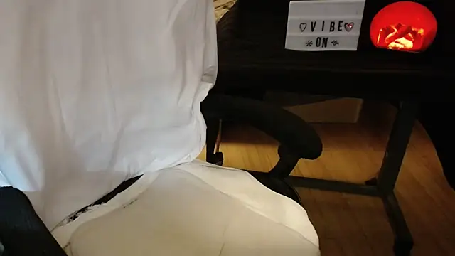 Snapshot of Cocotinexo chatting on March 3, 5:13 am Cocotinexo online show from March 3, 5:13 am