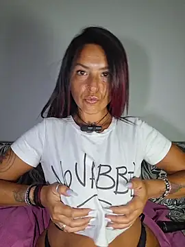 allyson22andy online show from June 25, 8:13 pm