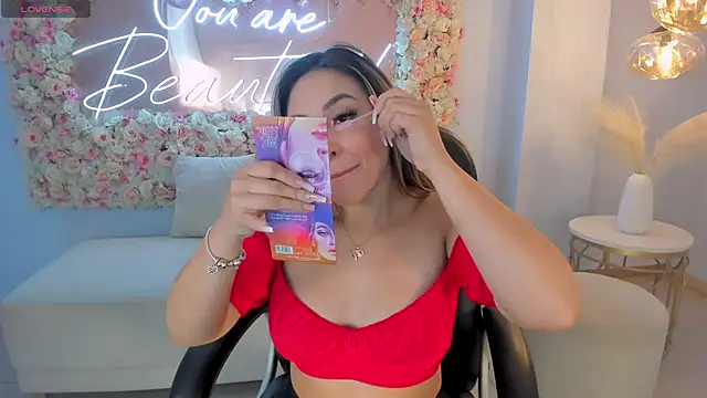 Snapshot of MiaRoberts1 chatting on February 15, 12:22 pm MiaRoberts1 online show from February 15, 12:22 pm