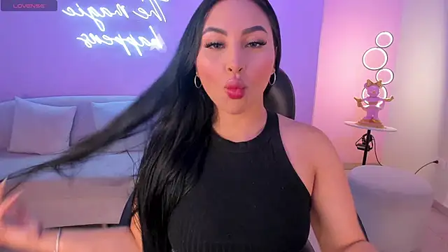 Snapshot of MiaRoberts1 chatting on October 25, 12:34 pm MiaRoberts1 online show from October 25, 12:34 pm