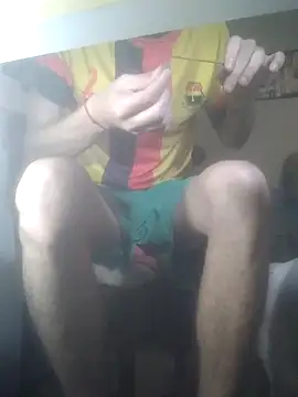 Snapshot of yourboysexy19 chatting on December 15, 12:37 am yourboysexy19 online show from December 15, 12:37 am