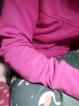 Snapshot of loveyou246 chatting on February 20, 12:08 am loveyou246 online show from February 20, 12:08 am