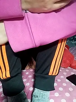 Snapshot of loveyou246 chatting on February 20, 7:01 am loveyou246 online show from February 20, 7:01 am