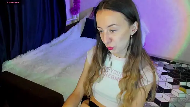 CurlySteph online show from December 10, 10:05 pm