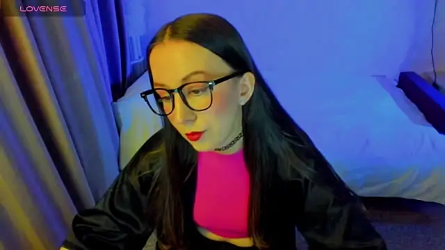 CurlySteph online show from May 1, 8:35 pm