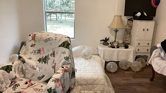 magicsparkles online show from December 5, 8:55 pm