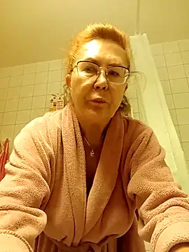 Hottie-Mom online show from October 12, 8:02 am