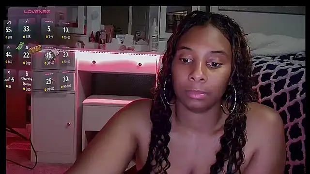 Snapshot of sassyslayz chatting on November 25, 4:23 am sassyslayz online show from November 25, 4:23 am