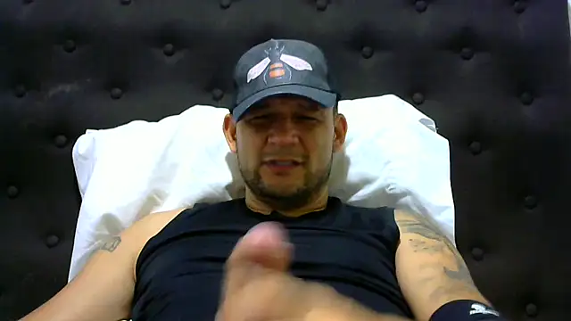 Snapshot of altenori112 chatting on February 7, 11:45 pm altenori112 online show from February 7, 11:45 pm