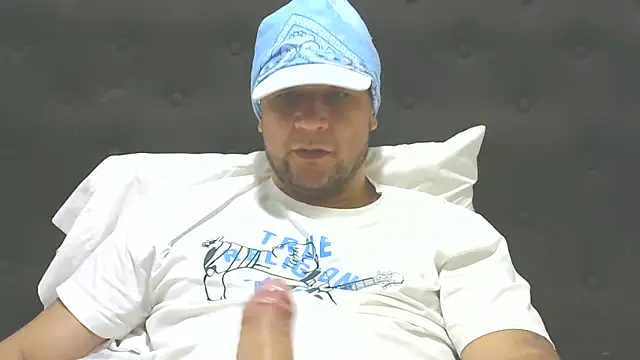 Snapshot of altenori112 chatting on February 9, 11:57 pm altenori112 online show from February 9, 11:57 pm