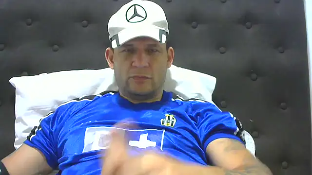 Snapshot of altenori112 chatting on February 20, 7:30 pm altenori112 online show from February 20, 7:30 pm