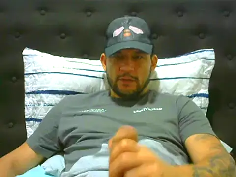 Snapshot of altenori112 chatting on October 16, 11:17 pm altenori112 online show from October 16, 11:17 pm