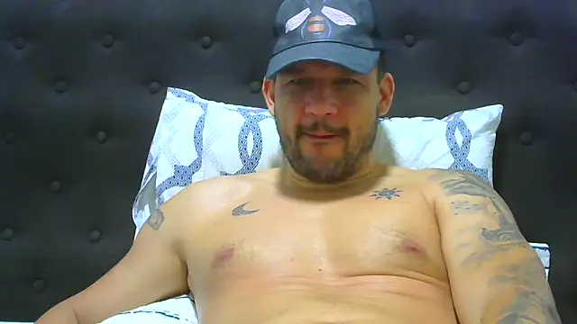 Snapshot of altenori112 chatting on November 5, 12:43 am altenori112 online show from November 5, 12:43 am