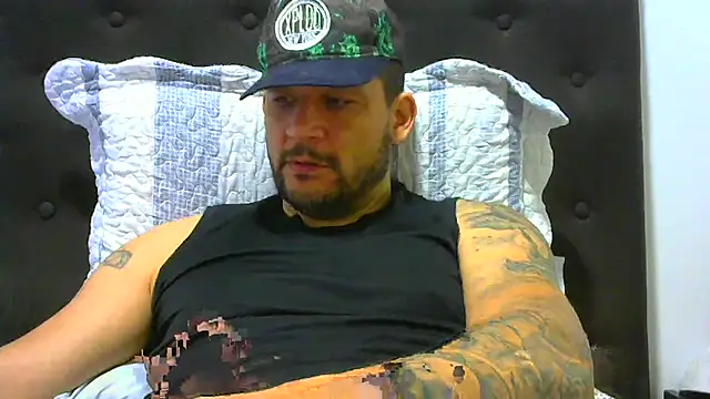 Snapshot of altenori112 chatting on November 13, 2:49 pm altenori112 online show from November 13, 2:49 pm