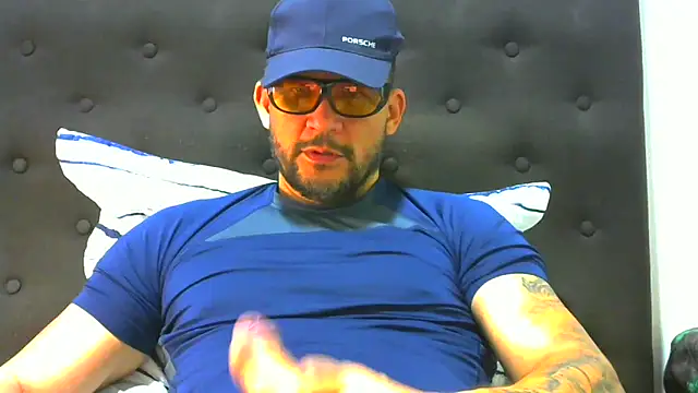 Snapshot of altenori112 chatting on November 25, 10:21 pm altenori112 online show from November 25, 10:21 pm