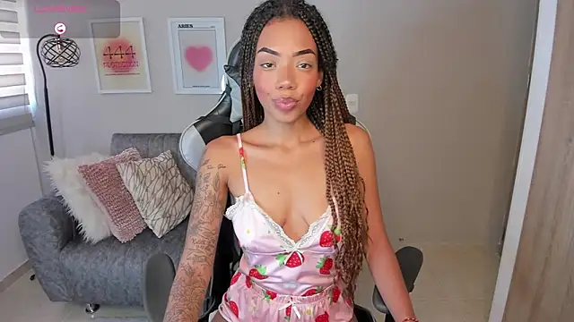 ashley 23  online show from December 19, 8:05 pm