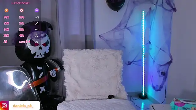 Snapshot of roxy_pk_ chatting on October 22, 7:24 pm roxy pk online show from October 22, 7:24 pm