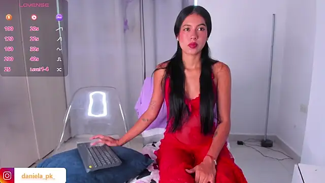 Snapshot of roxy_pk_ chatting on November 24, 7:24 pm roxy pk online show from November 24, 7:24 pm