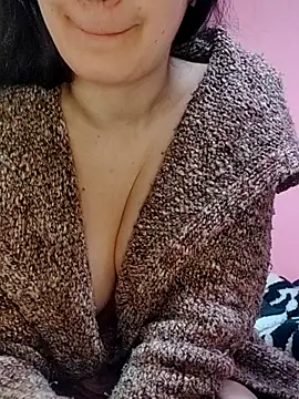 Snapshot of Amaya07 chatting on December 4, 3:05 am Amaya07 online show from December 4, 3:05 am