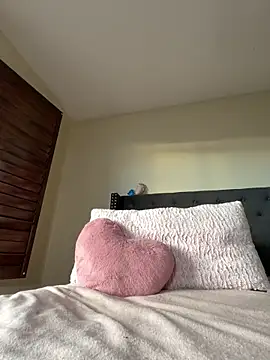 Snapshot of Cum2Charm chatting on February 7, 3:08 pm Cum2Charm online show from February 7, 3:08 pm