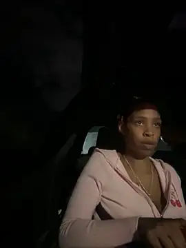 Snapshot of Cum2Charm chatting on February 15, 2:37 am Cum2Charm online show from February 15, 2:37 am