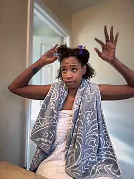 Snapshot of Cum2Charm chatting on February 19, 4:22 pm Cum2Charm online show from February 19, 4:22 pm