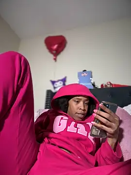 Snapshot of Cum2Charm chatting on March 5, 5:40 am Cum2Charm online show from March 5, 5:40 am