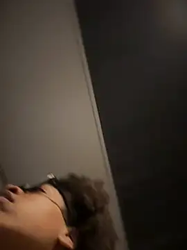 Snapshot of Cum2Charm chatting on March 11, 5:38 am Cum2Charm online show from March 11, 5:38 am