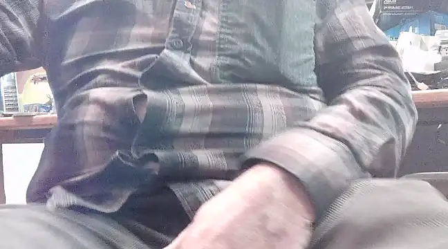 Snapshot of HaraldGermany chatting on February 9, 3:23 pm HaraldGermany online show from February 9, 3:23 pm