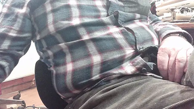 Snapshot of HaraldGermany chatting on October 14, 4:08 pm HaraldGermany online show from October 14, 4:08 pm