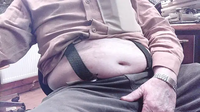 Snapshot of HaraldGermany chatting on December 3, 5:55 pm HaraldGermany online show from December 3, 5:55 pm