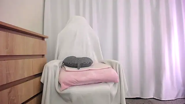Snapshot of faceless_ chatting on February 28, 11:36 am faceless online show from February 28, 11:36 am